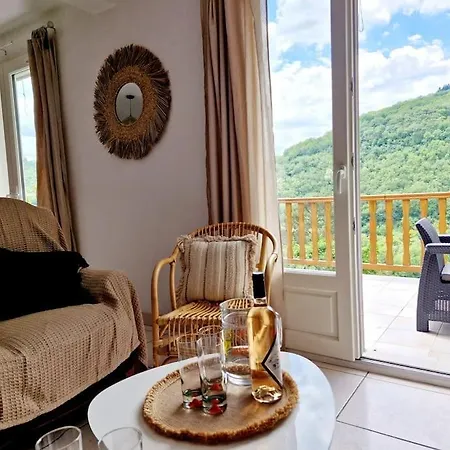 Maison Le Yoti, Jolie Vue Sur Le Lot 펜션 *