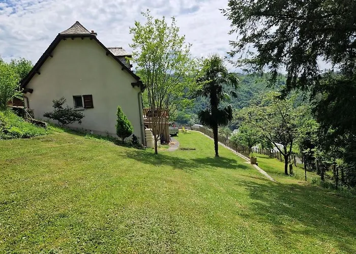 Semesterbostad Maison Le Yoti, Jolie Vue Sur Le Lot Campouriez