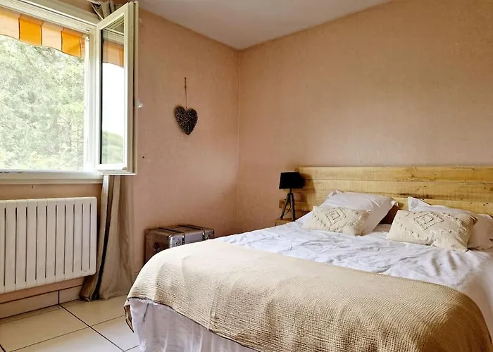 Semesterbostad Maison Le Yoti, Jolie Vue Sur Le Lot