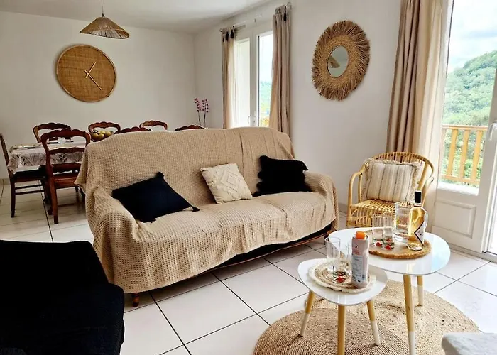 Semesterbostad Maison Le Yoti, Jolie Vue Sur Le Lot *