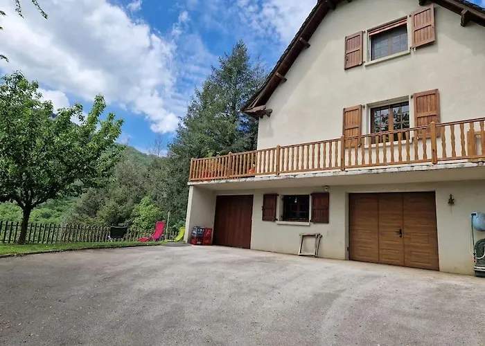 Semesterbostad Maison Le Yoti, Jolie Vue Sur Le Lot Campouriez